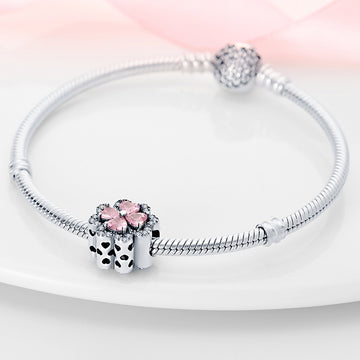 Elegant Flower Beaded Bracelet
