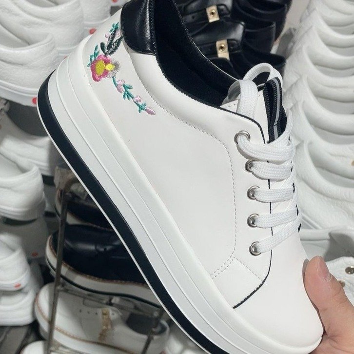 Flowers Embroidery Sneakers For Women Platform Shoes - Chilazexpress Ltd