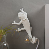 Nordic lizard Night light modern Cute LED Resin chameleon table lamp home deco