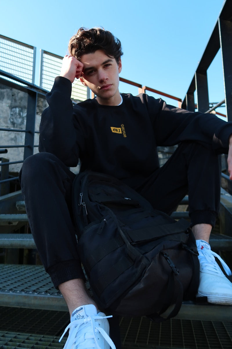 Heavyweight Knit Quarter-Zip Pullover