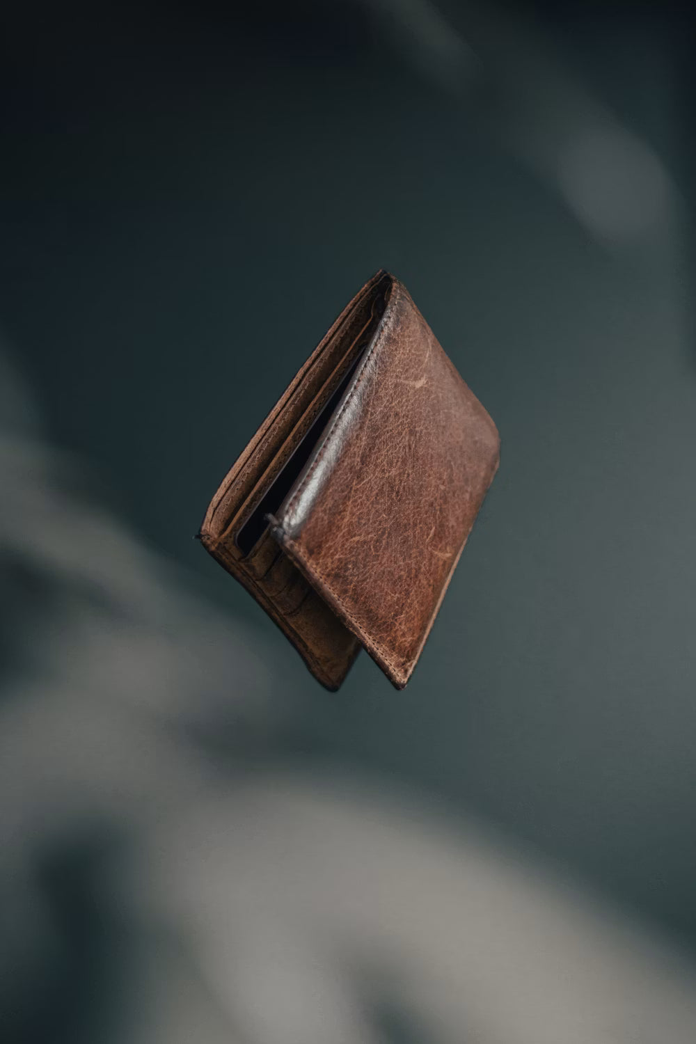 RFID Blocking Carbon Fibre Slim Wallet with Pop-Out Card Clip